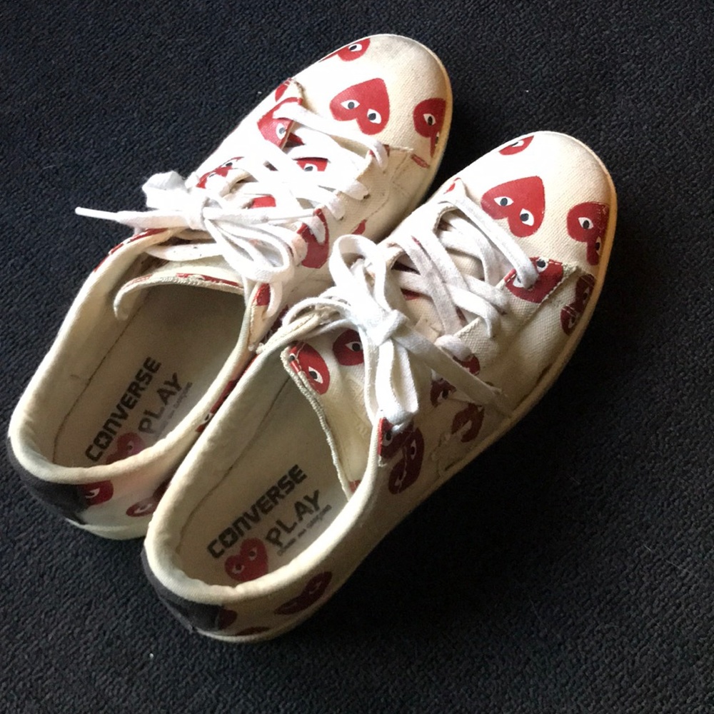 Comme des garçon Converse all over heart print